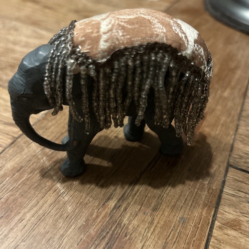 Pin cushion elefant cold - pin,